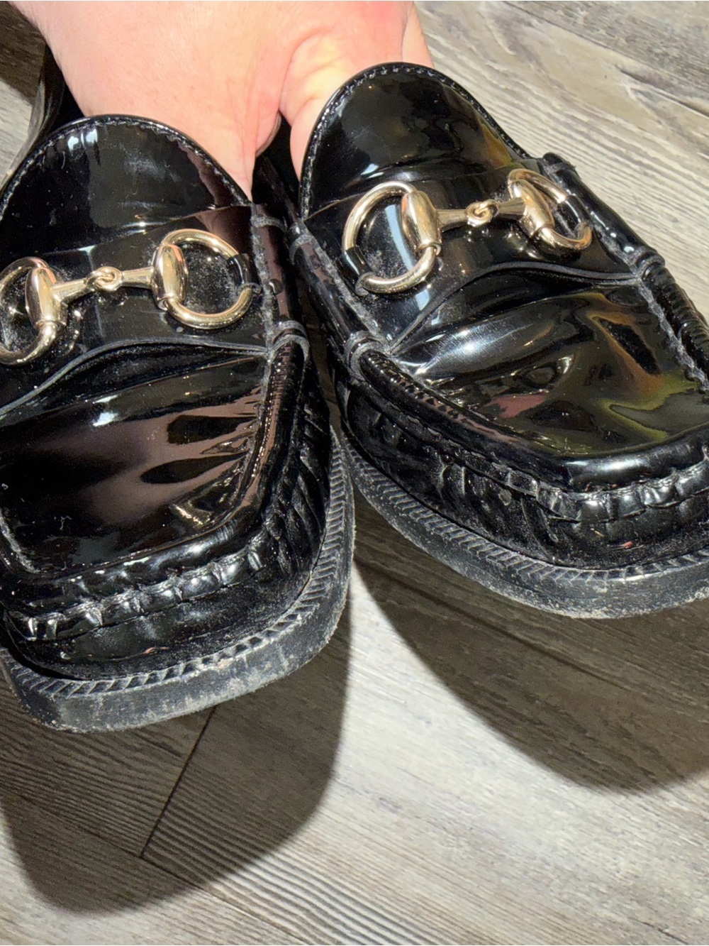 Gucci Black Patent Leather Loafers with Gold Horsebit - Picture 5 of 10